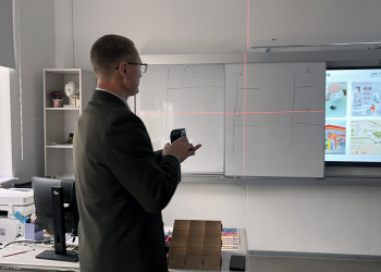 Фото 2 к новости Урок метрологии для школьников провел участник программы «Герои. Нижегородская область»