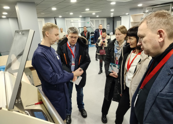 Фото 4 к новости Нижегородские школьники посетили региональный ЦСМ в рамках мероприятий, приуроченных к Всемирному дню качества