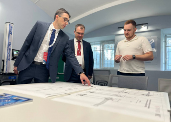 Фото 5 к новости Руководители нижегородских школ приняли участие в выставке-сессия измерительного оборудования